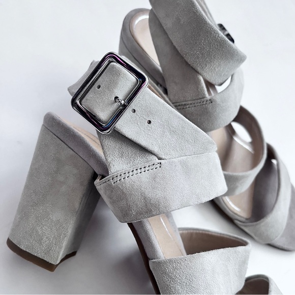 VIONIC Blaire Gray Suede Strappy Chunky Heel Sandals Size 9 - Picture 5 of 12